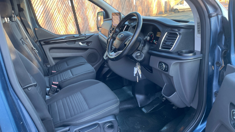 Ford Transit Custom 320 L2 Diesel Fwd 2.0 EcoBlue 170ps Low Roof Limited Van Auto